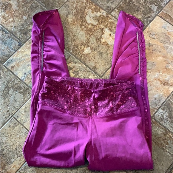 Lulu leggings, Headband, & racerback included - Picture 4 of 7